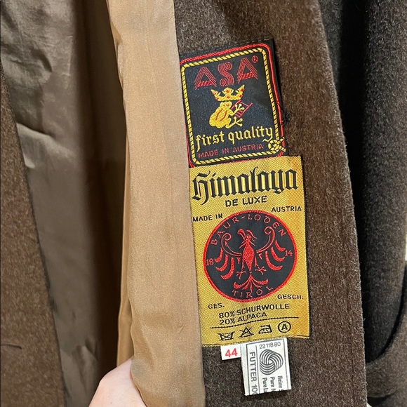 Women's Brown Trench Coat Wool and Alpaca. Made in Austria - Picture 10 of 15